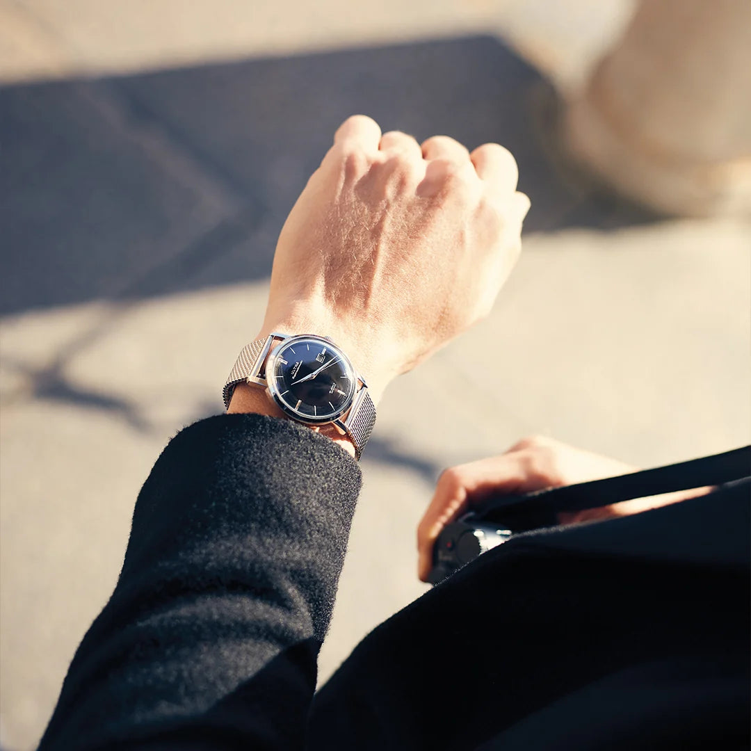 Ultra 1911 Superautomatic Maille Silver Night automatic watch - lifestyle