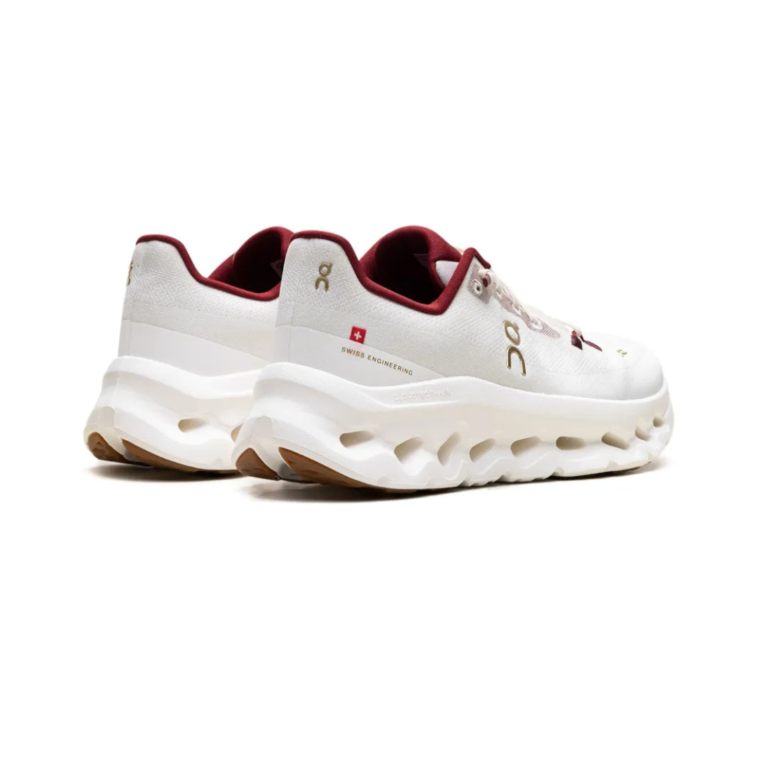 On Running
Cloudtilt "Pearl/Ivory" sneakers